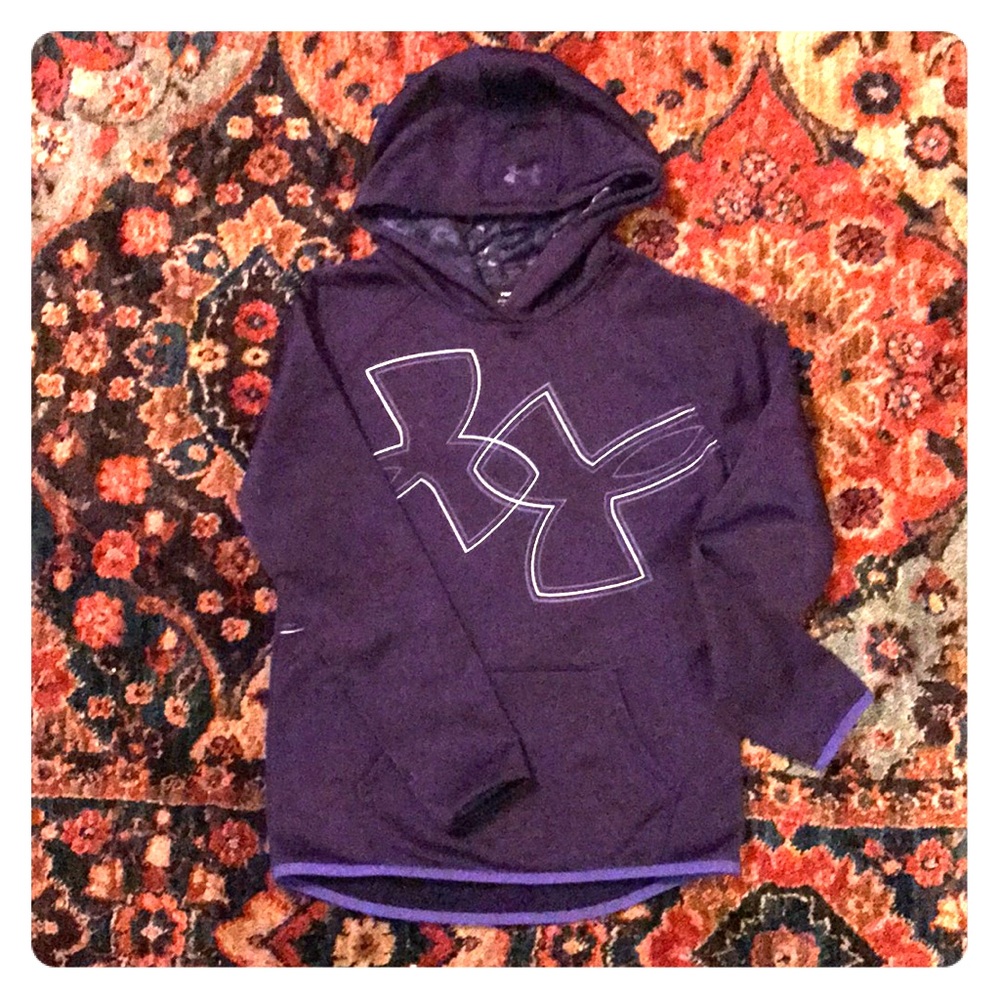 Girls medium storm sweatshirt